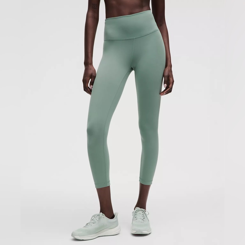 Lululemon Wundertrain high rise crop 23” size 6 sage green yoga leggings